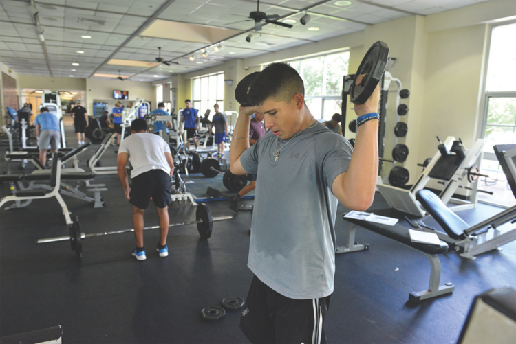 weight room facility 