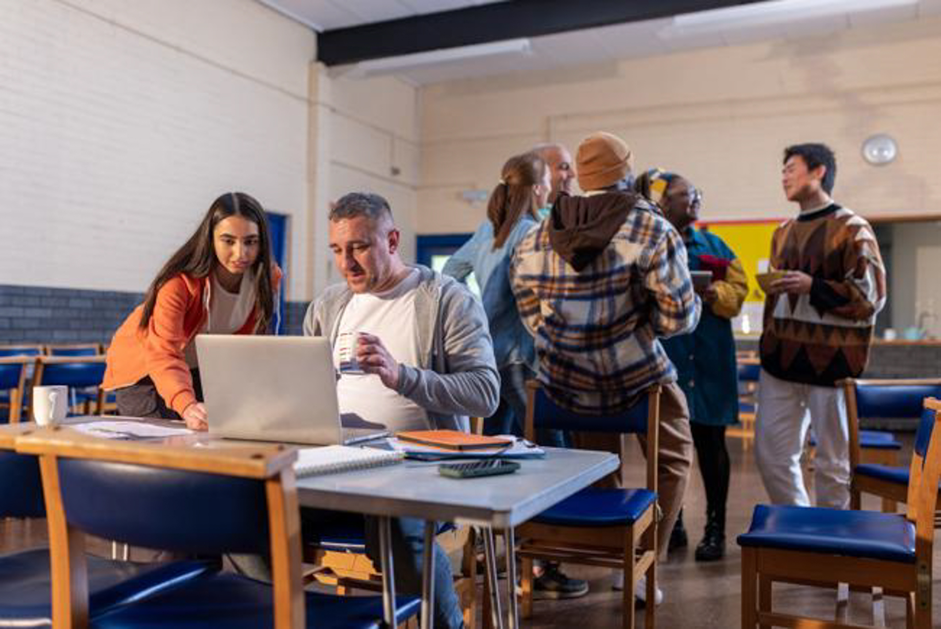 Student studying, exploring organizational psychology and leadership through a psychology degree