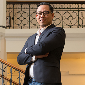 Professor Quintanilla awarded $10,000 arts grant