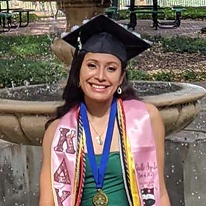 Giselle Ayala - Social Work - Fall 2021 Senior Spotlight